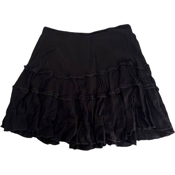 WILD MOSS • Black Ruffled Mini Skirt - Picture 4 of 7